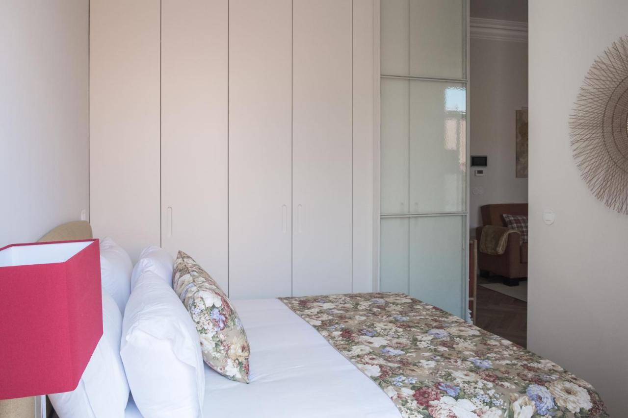 Boutique Rentals-Flores Chic In Historical Center 포르투 외부 사진