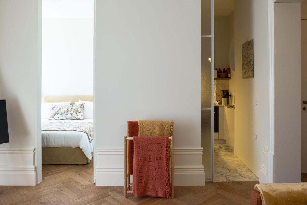 Boutique Rentals-Flores Chic In Historical Center 포르투 외부 사진